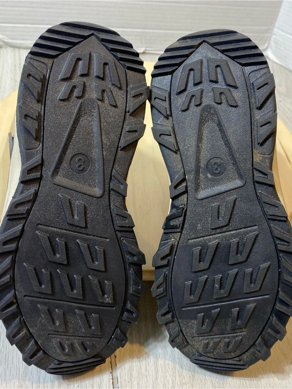 Target All in Motion Kids Winter Snow Boots Size 3 Black Thermolite Insulated